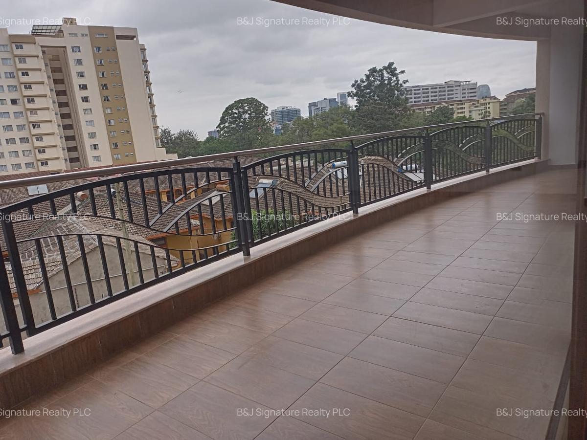 4 Bed Apartment with En Suite in General Mathenge - 3