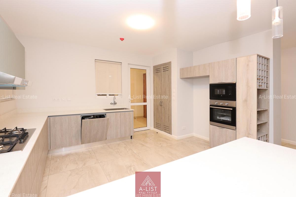 3 Bed Apartment with En Suite at Nyeri Road - 12