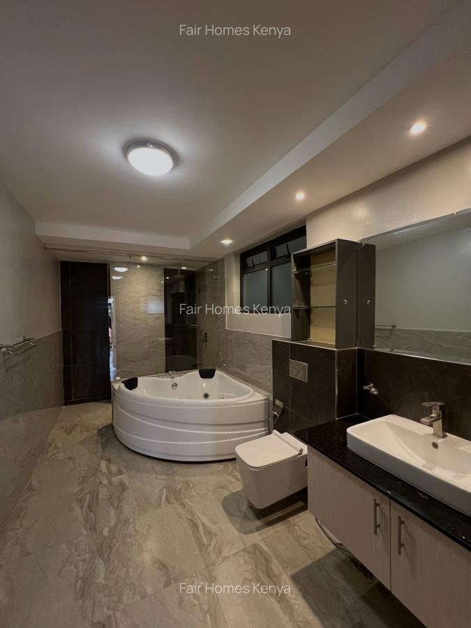 4 Bed Apartment with En Suite at Riverside Drive - 9
