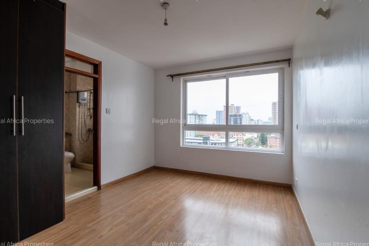 4 Bed Apartment with En Suite in Kilimani - 11