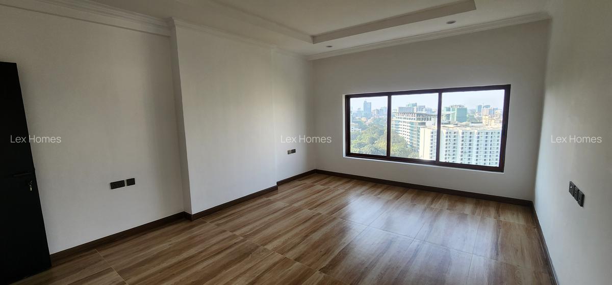 3 Bed Apartment with En Suite at Mandela Road - 16