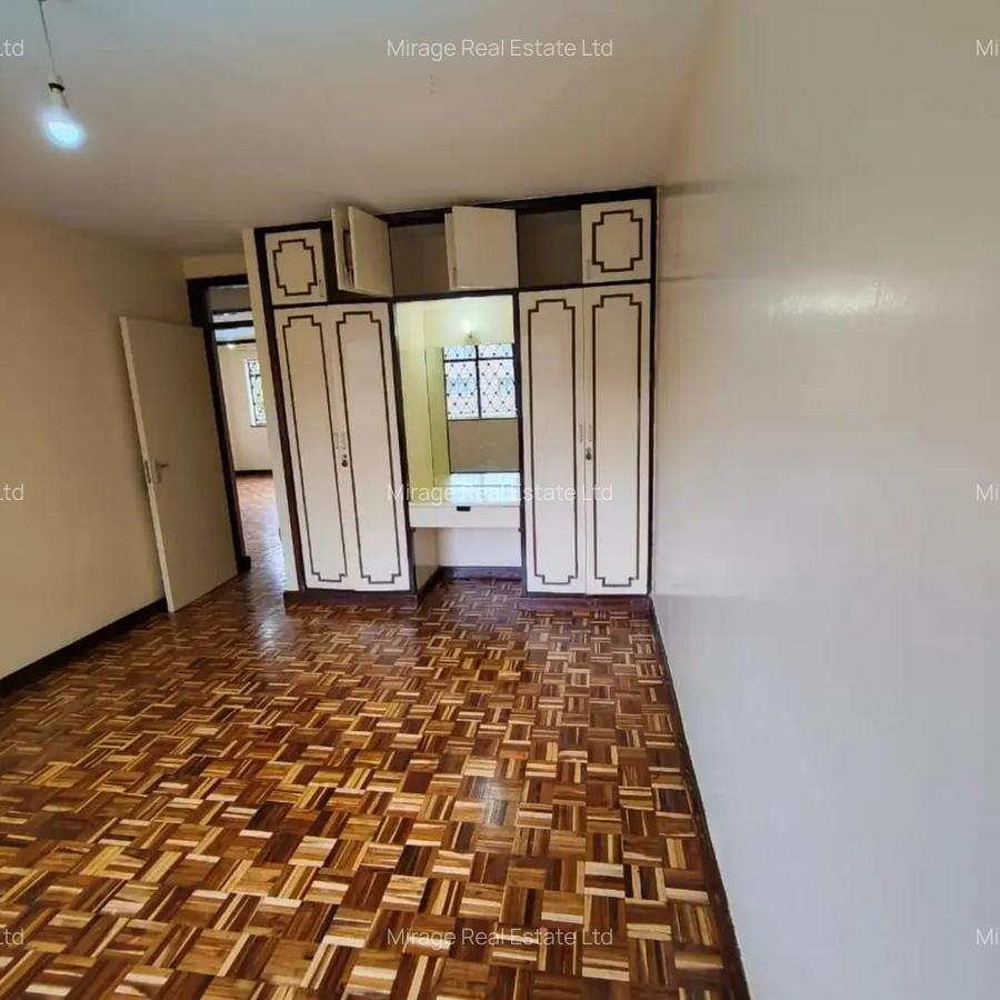 4 Bed Apartment with Swimming Pool in Kilimani - 16