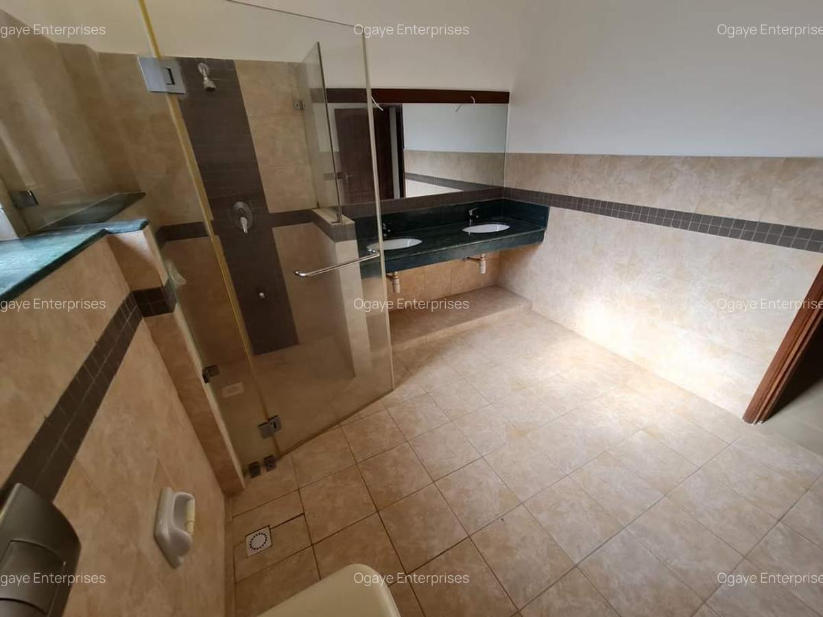 4 Bed Townhouse with En Suite at Mt Kenya Road - 12