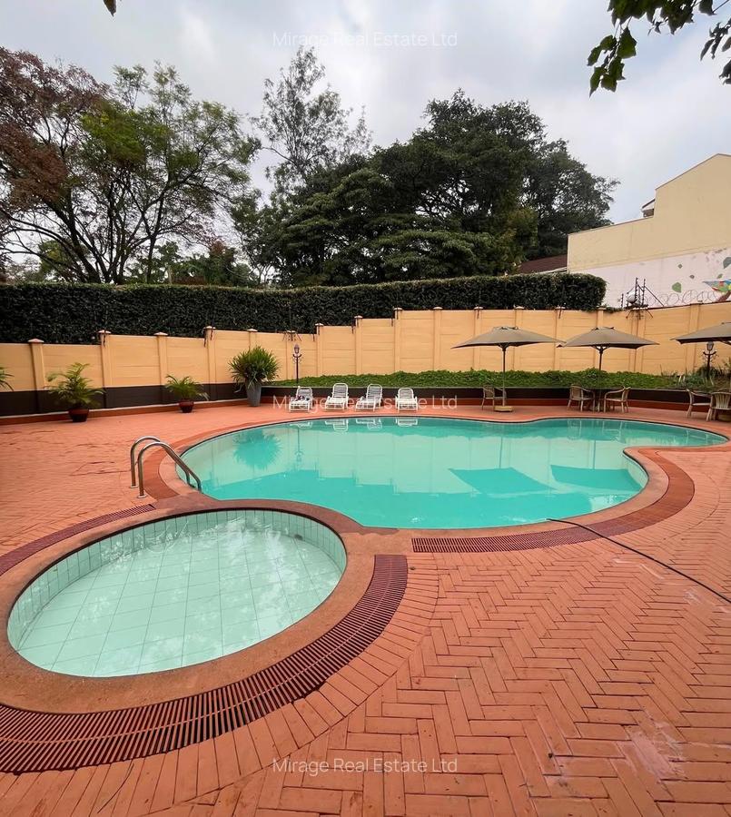 3 Bed Apartment with En Suite in Lavington - 3