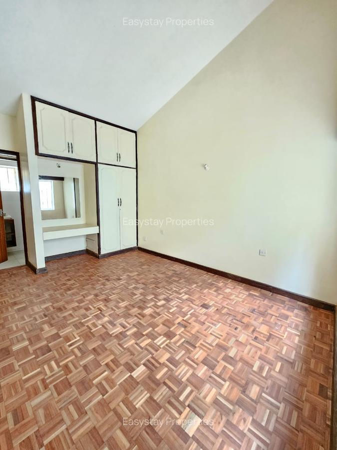 4 Bed Townhouse with En Suite in Spring Valley - 10