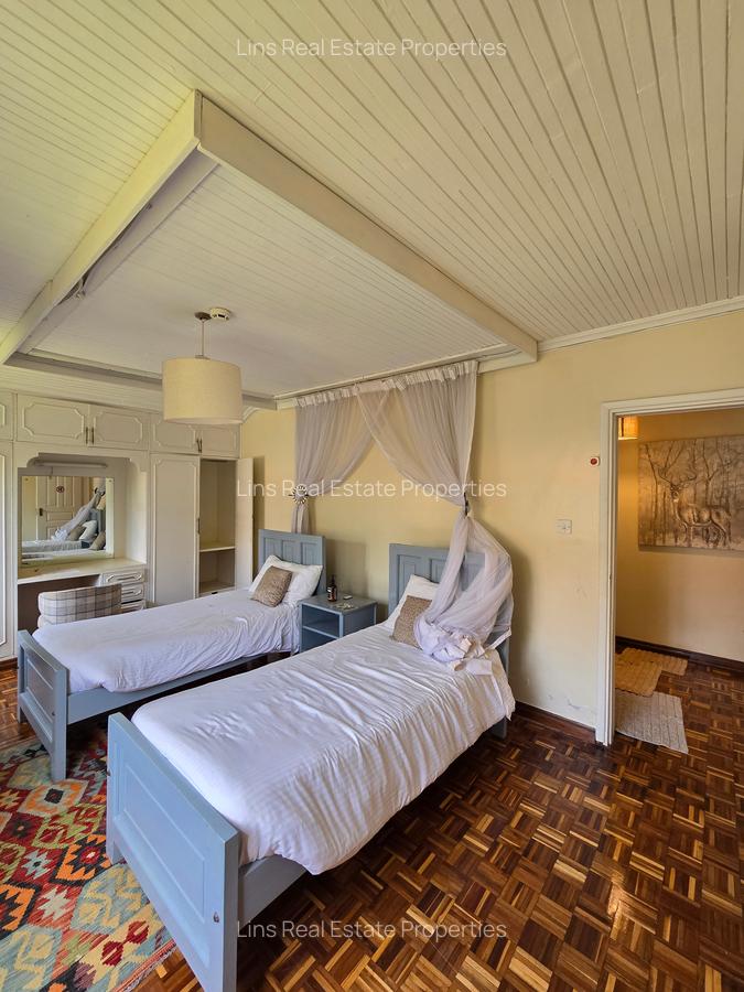 5 Bed House with En Suite in Runda - 19