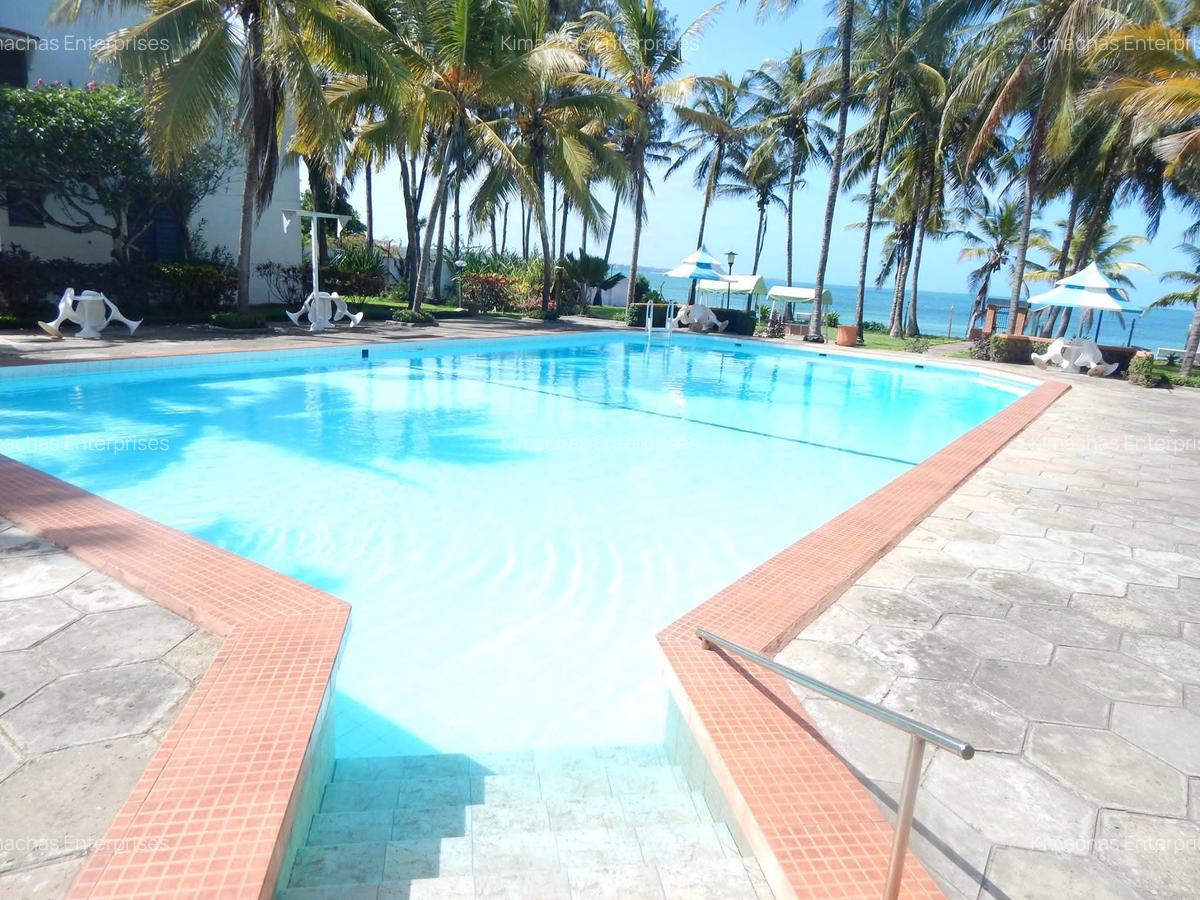 1 Bed Apartment with En Suite at 1St Avenue - 3