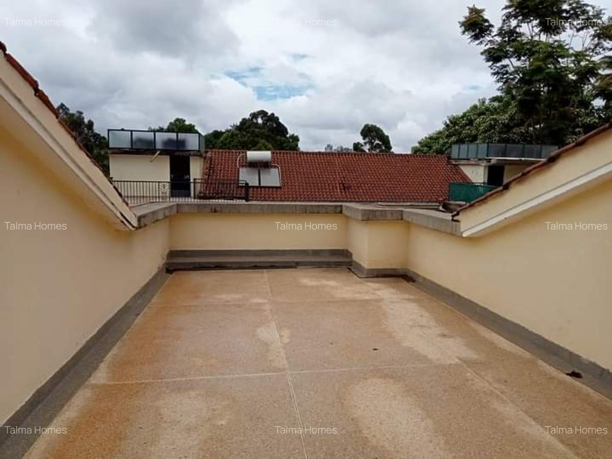 4 Bed Apartment with En Suite at Brookside Area - 5