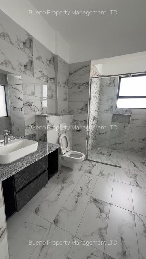 2 Bed Apartment with En Suite in Kilimani - 14