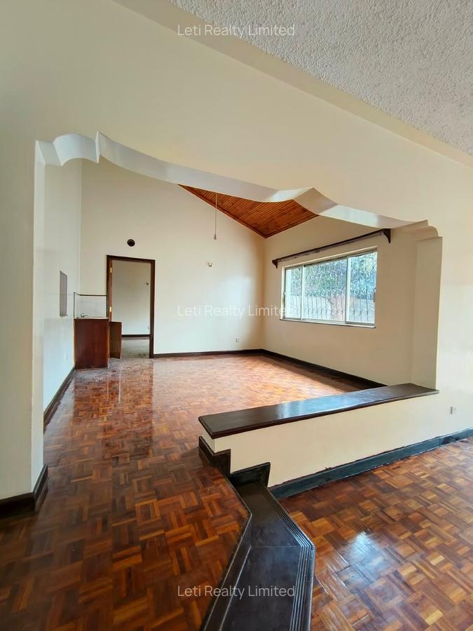 5 Bed Townhouse with En Suite in Kilimani - 2