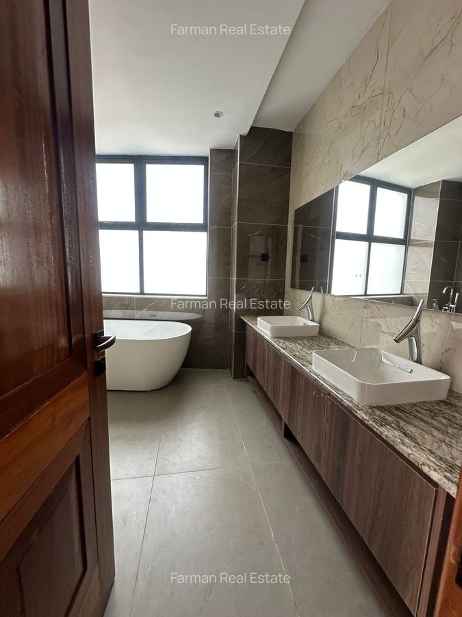 3 Bed Apartment with En Suite in Riverside - 13