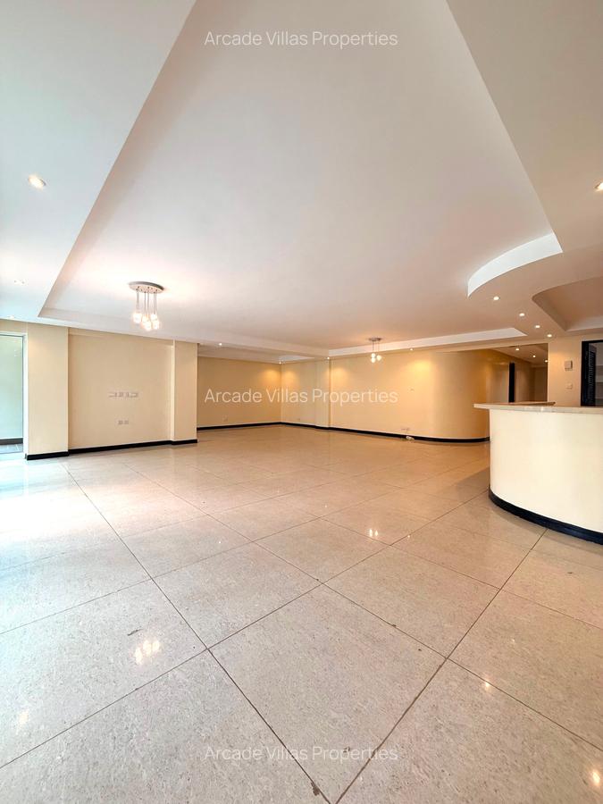 3 Bed Apartment with En Suite in Riverside - 5