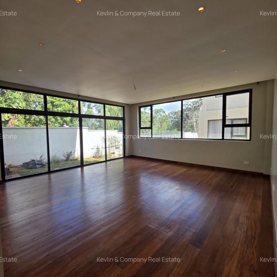 5 Bed Villa with En Suite in Lavington - 10