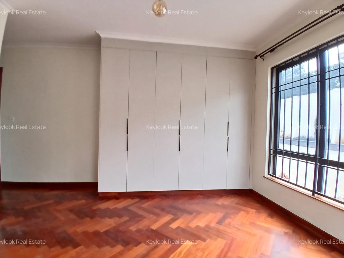 6 Bed Villa with En Suite at Kyuna Road - 11