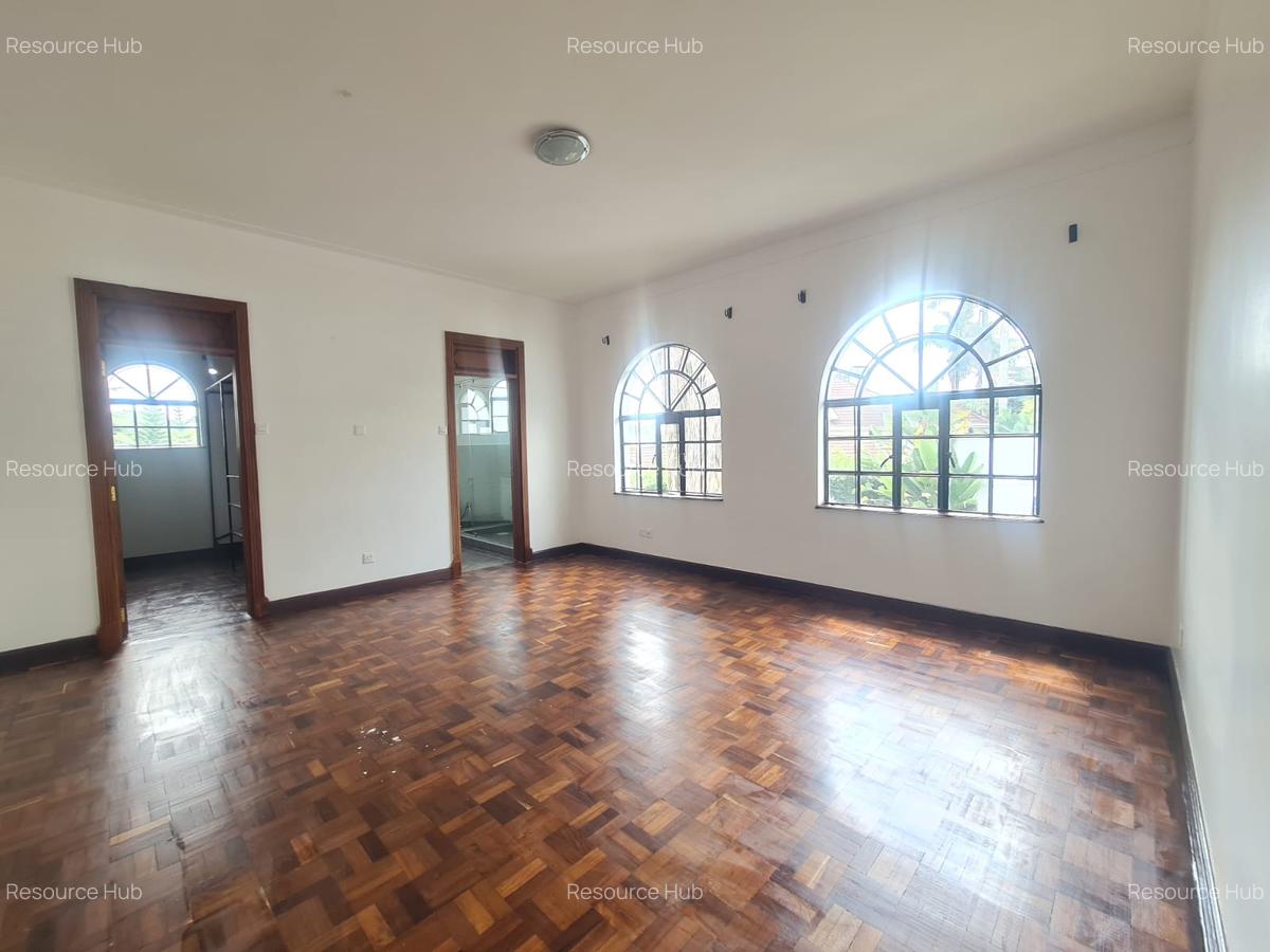5 Bed House with En Suite at Nyari - 4