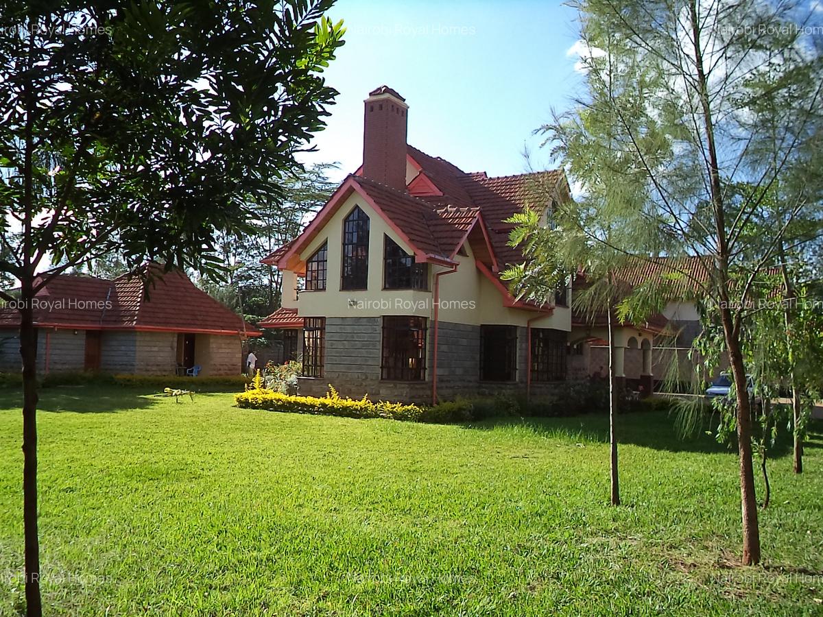 5 Bed House with En Suite at Mimosa Drive - 4