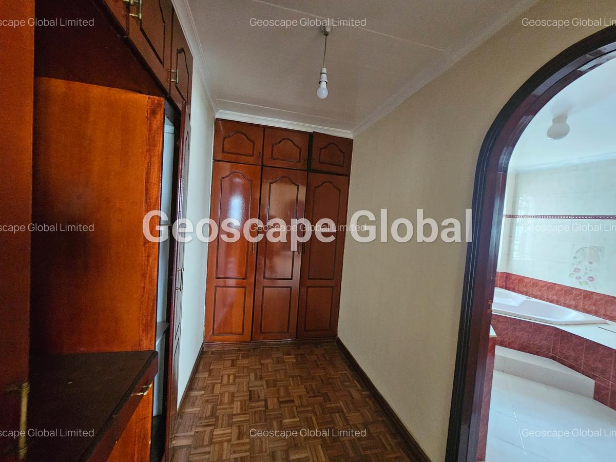 5 Bed House with En Suite in Riverside - 5
