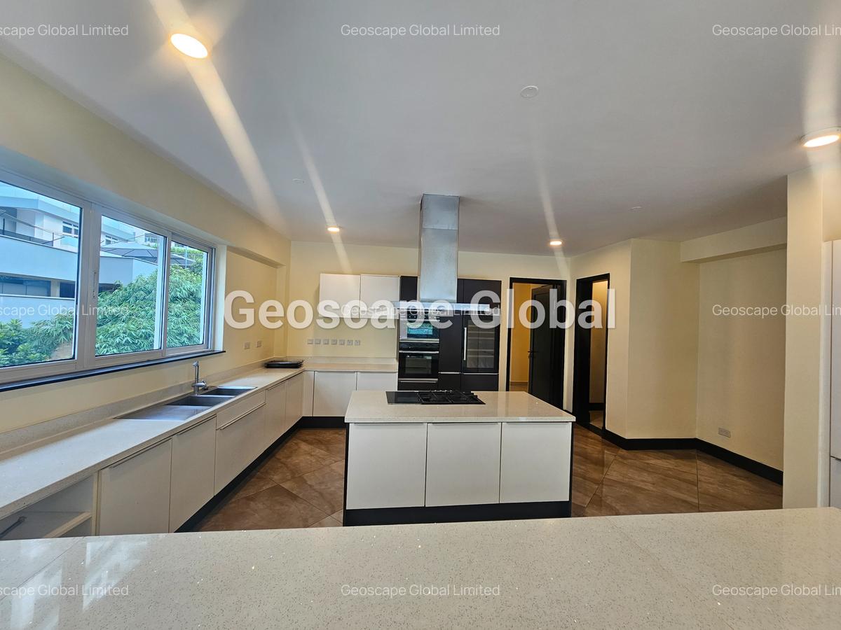 5 Bed Apartment with En Suite in General Mathenge - 18