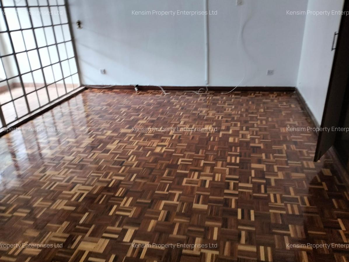 4 Bed Townhouse with En Suite in Lavington - 7