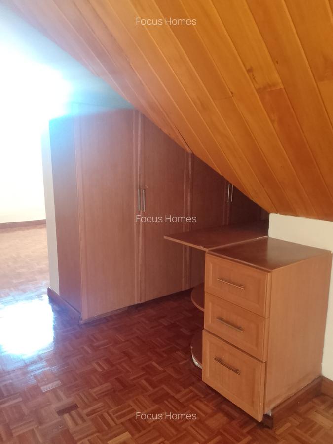 4 Bed Townhouse with En Suite in Lavington - 3