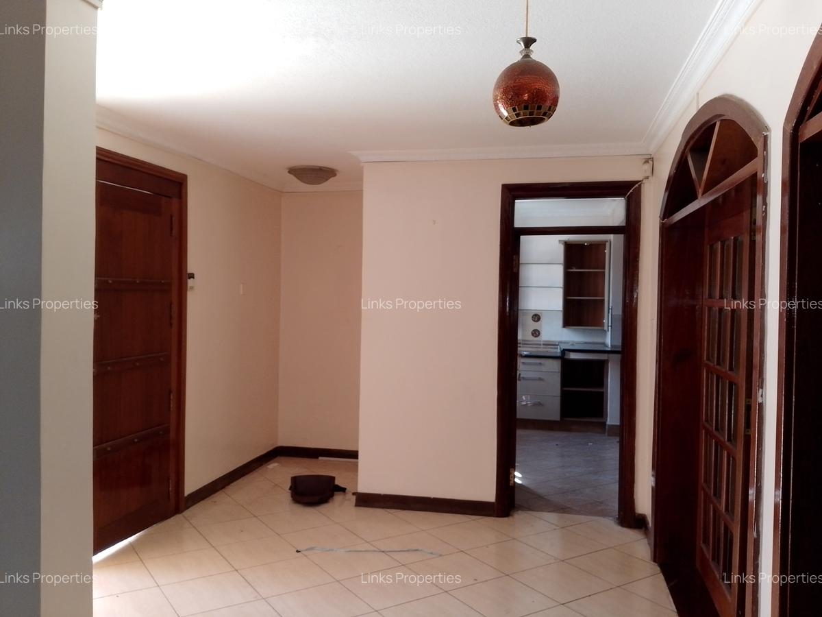 5 Bed Townhouse with En Suite at Karen - 5