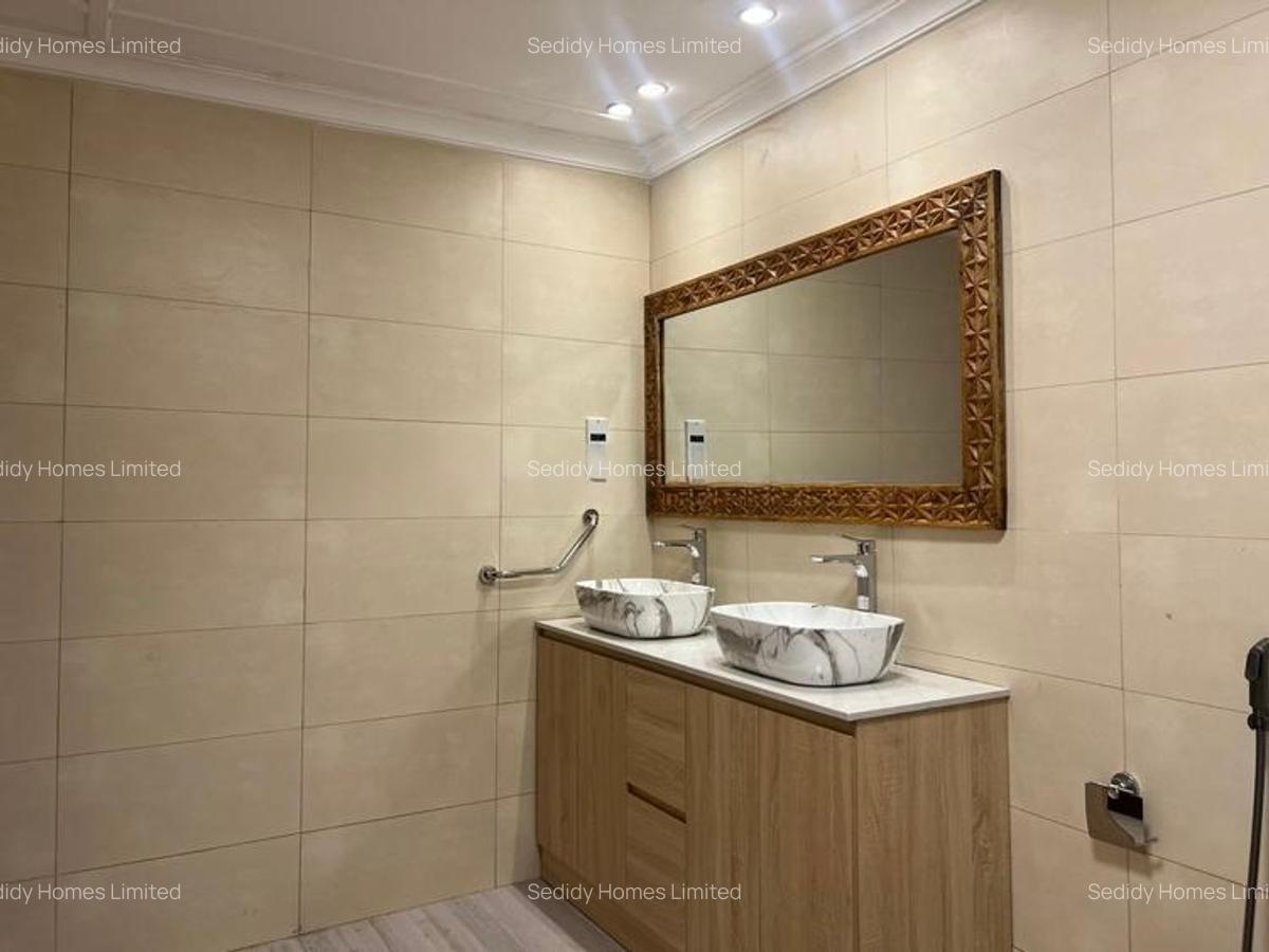 5 Bed Townhouse with En Suite in Rosslyn - 17
