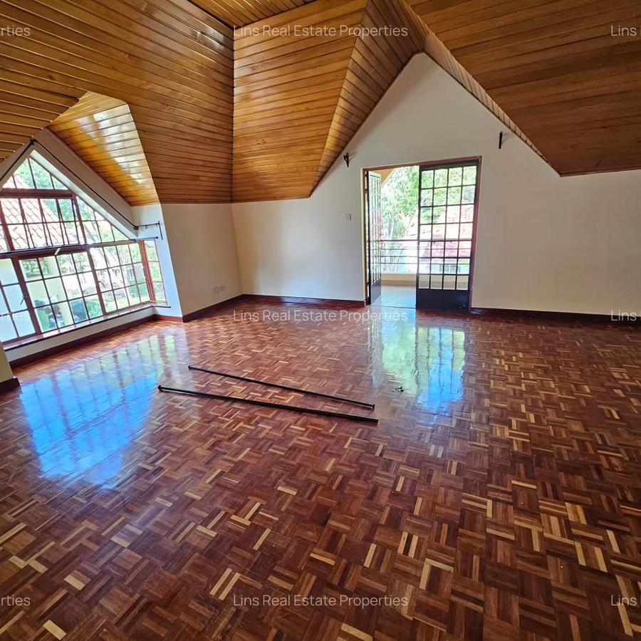 4 Bed Townhouse with En Suite in Lavington - 17