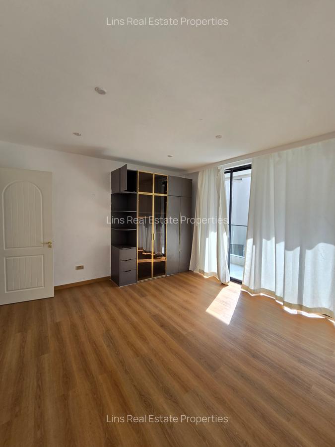 5 Bed Townhouse with En Suite in Lavington - 10