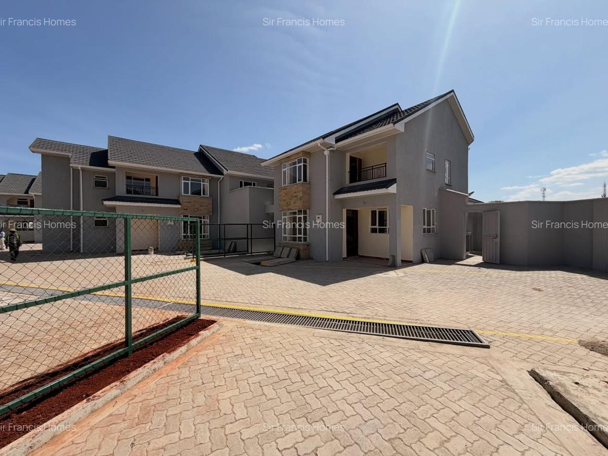 4 Bed Townhouse with En Suite at South C - 3