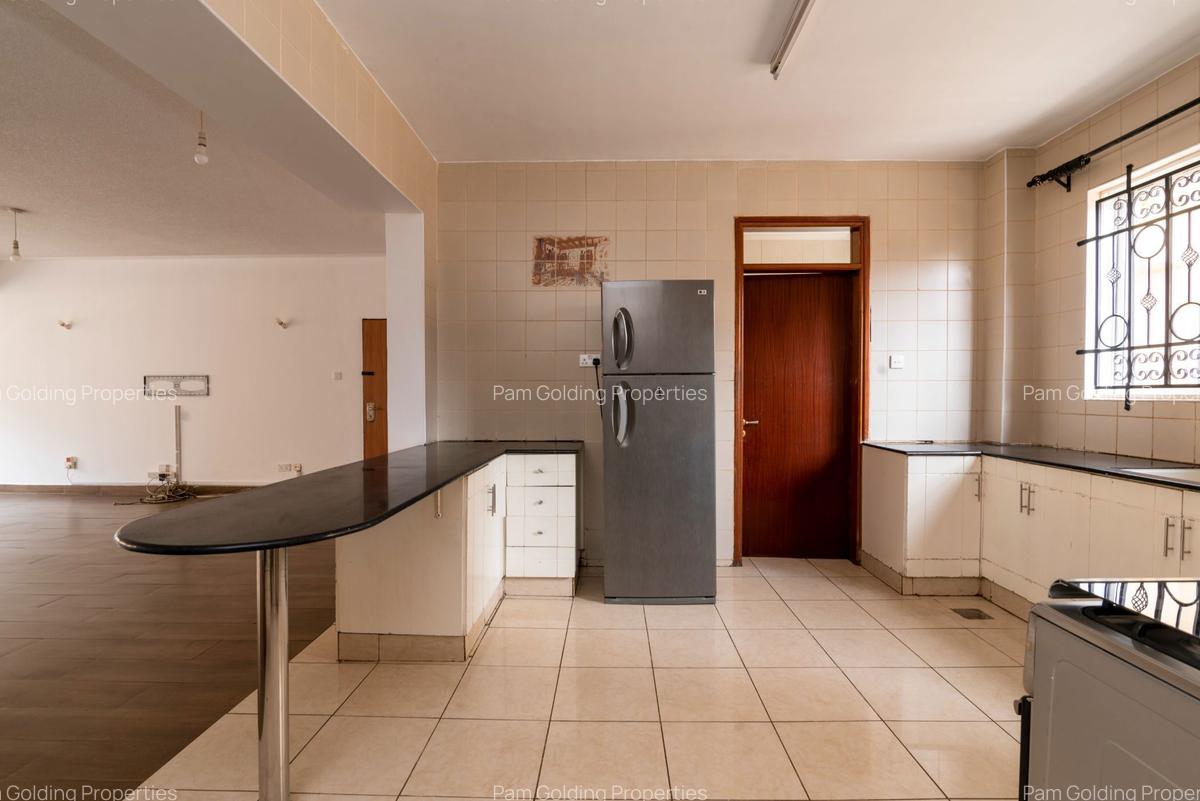 3 Bed Apartment at Brookside Drive - 4