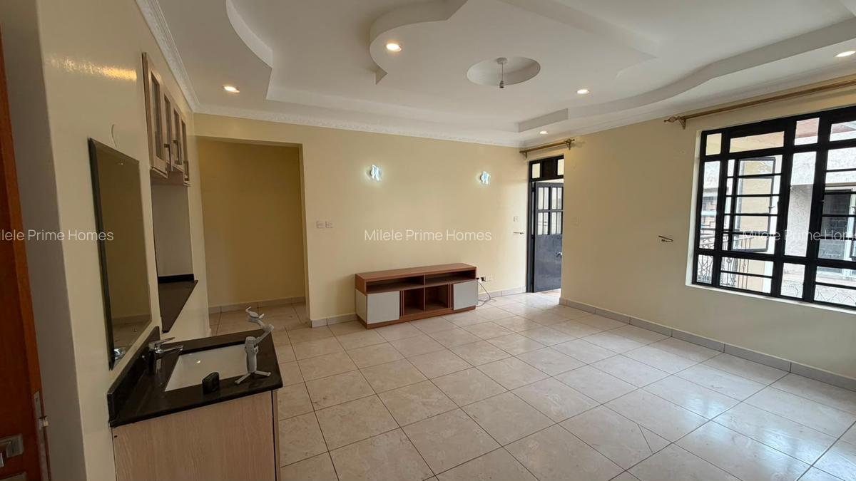 3 Bed Townhouse with En Suite at Garden Estate - 2