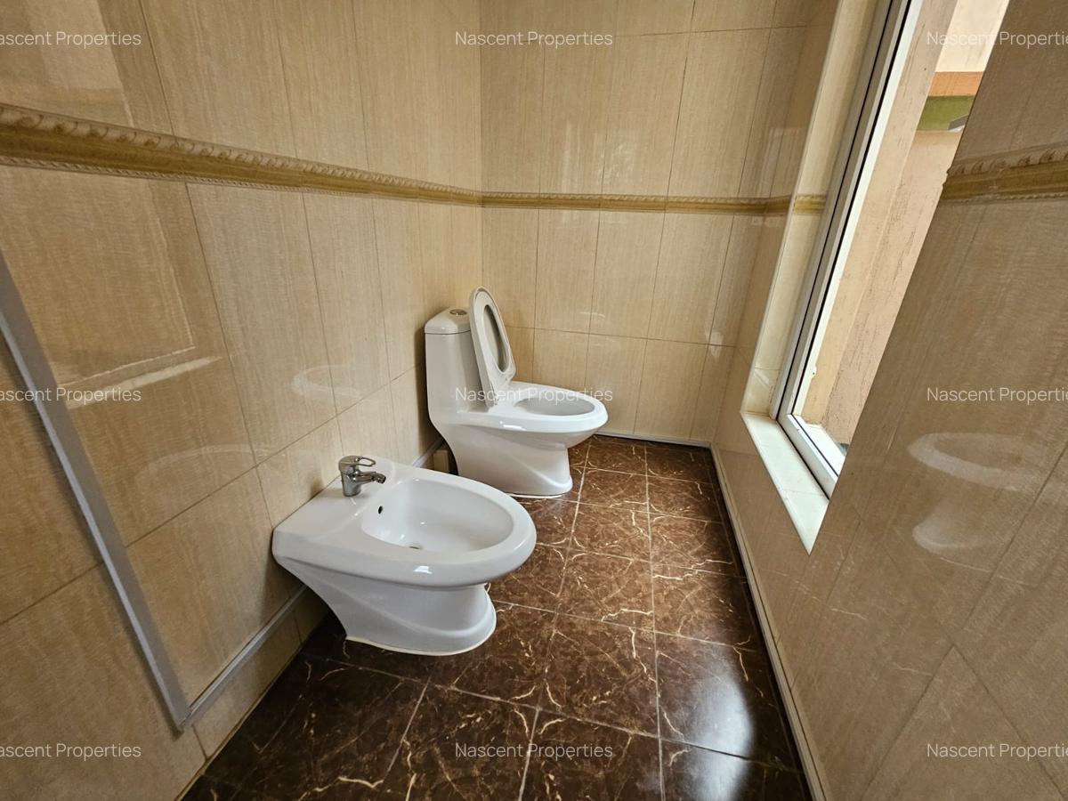4 Bed Townhouse with En Suite in Riverside - 11