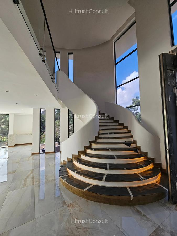 5 Bed House with En Suite in Nyari - 18