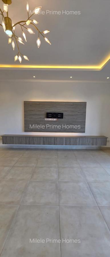Serviced 4 Bed Apartment with En Suite in Parklands - 3