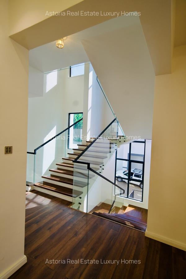 5 Bed Villa with En Suite at 2026-377 - 10