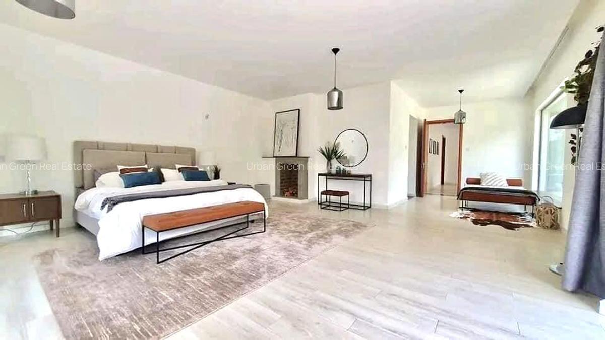5 Bed Villa with En Suite at Ololua - 8