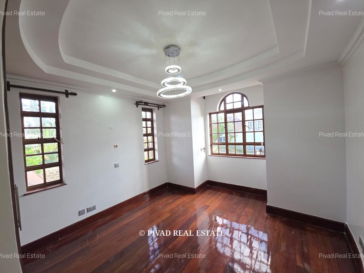 5 Bed House with Swimming Pool in Runda - 10