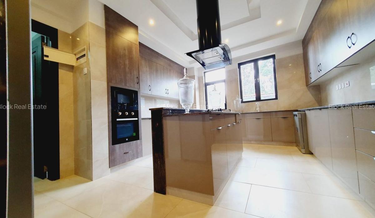 3 Bed Apartment with En Suite in Riverside - 13