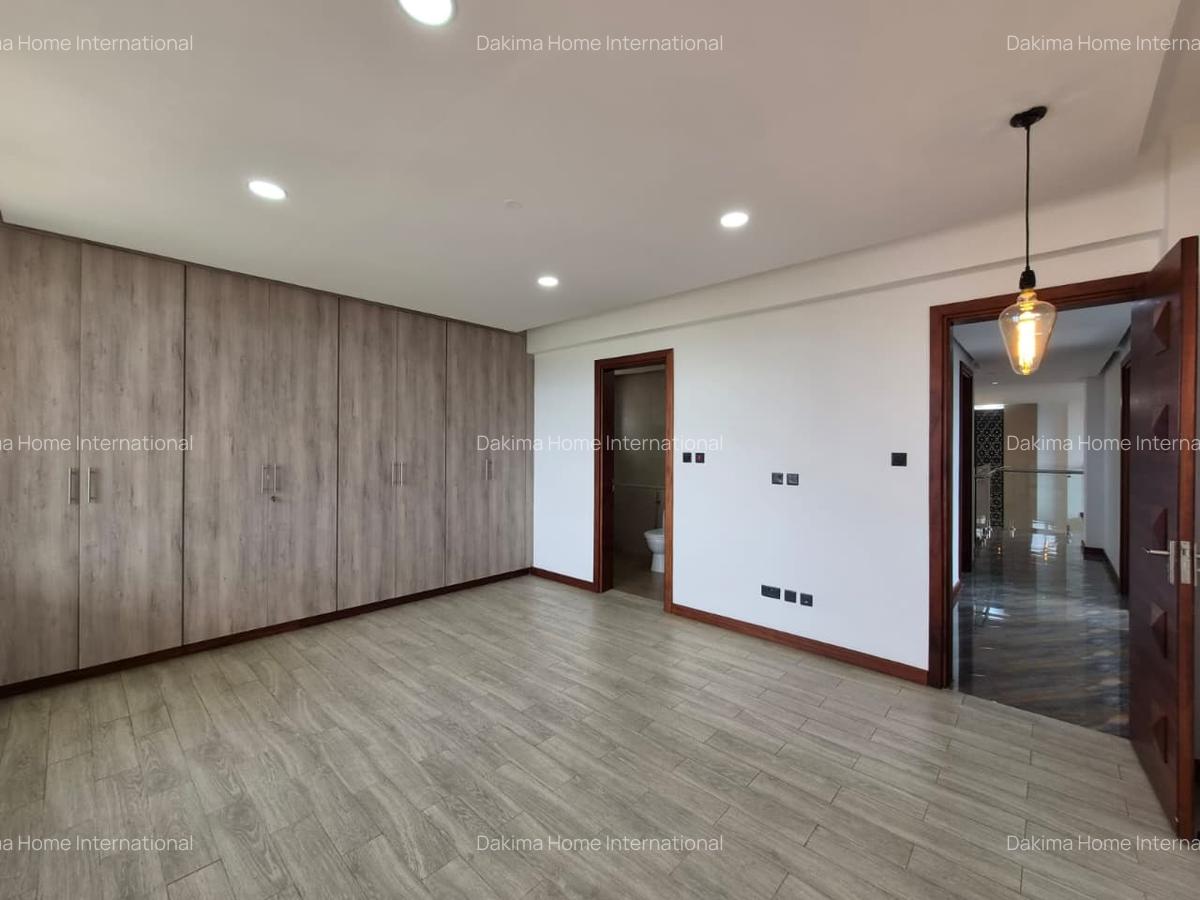 5 Bed Apartment with En Suite in General Mathenge - 5