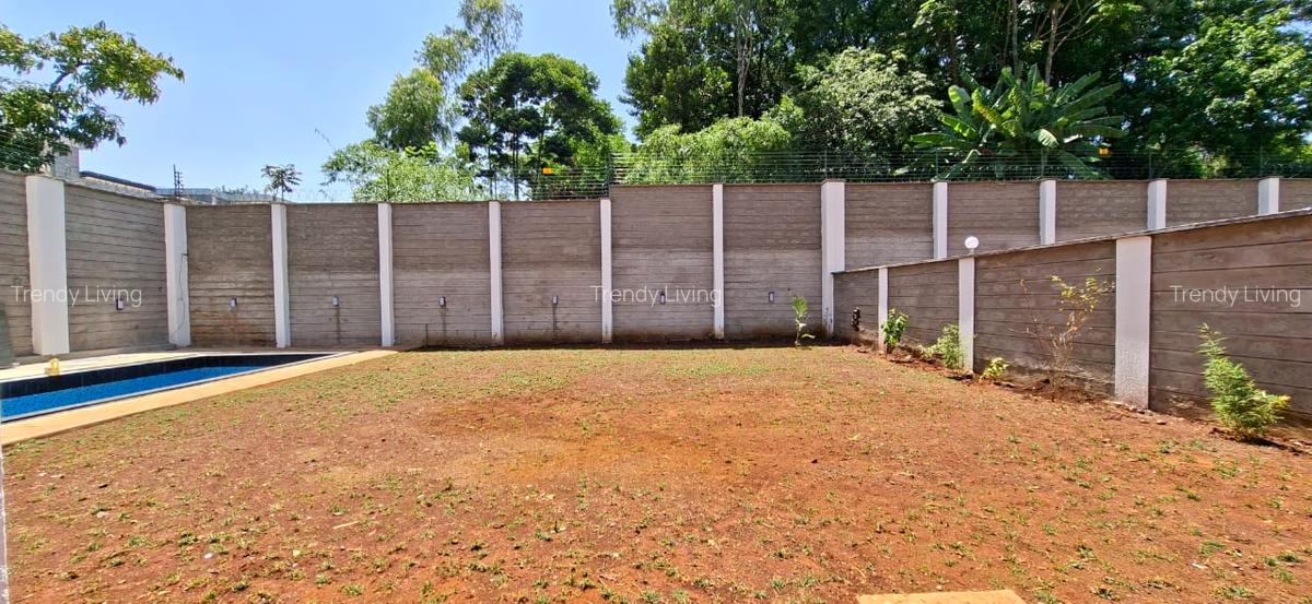 5 Bed Townhouse with En Suite in Lavington - 3