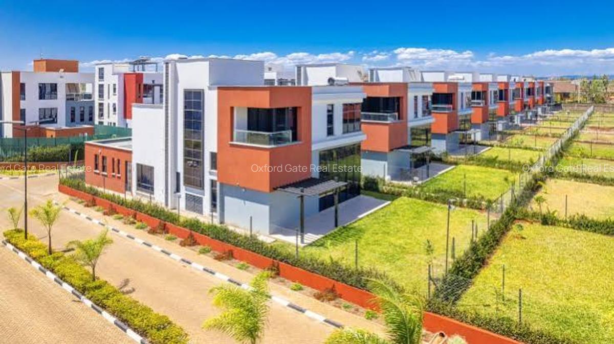 4 Bed Villa with En Suite at Brookview - 16