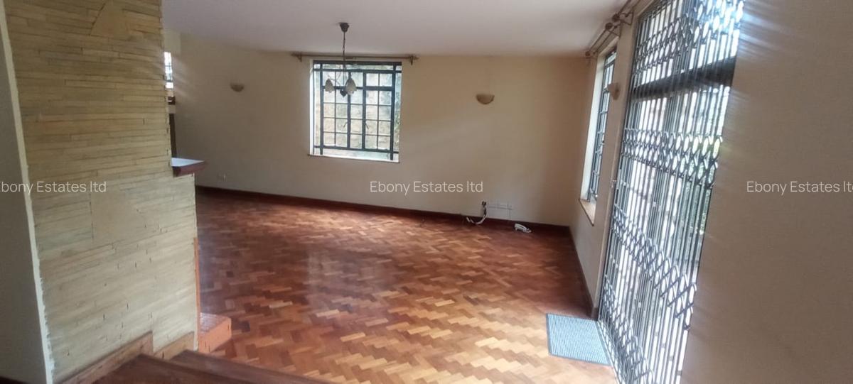 5 Bed Townhouse with En Suite in Lavington - 3