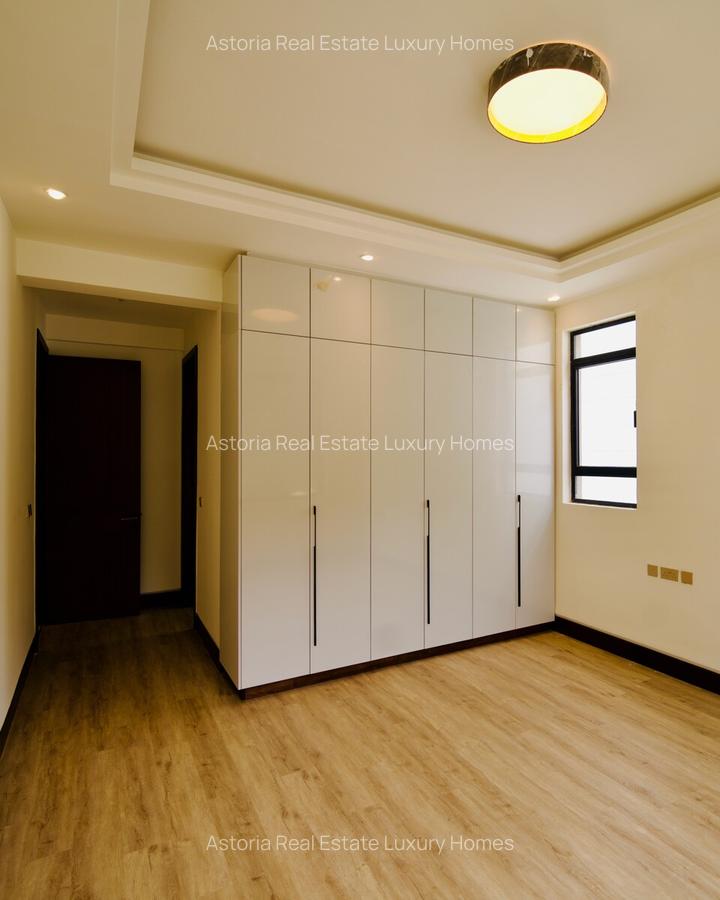 6 Bed Villa with En Suite at 2026-183 6 Bed - 17