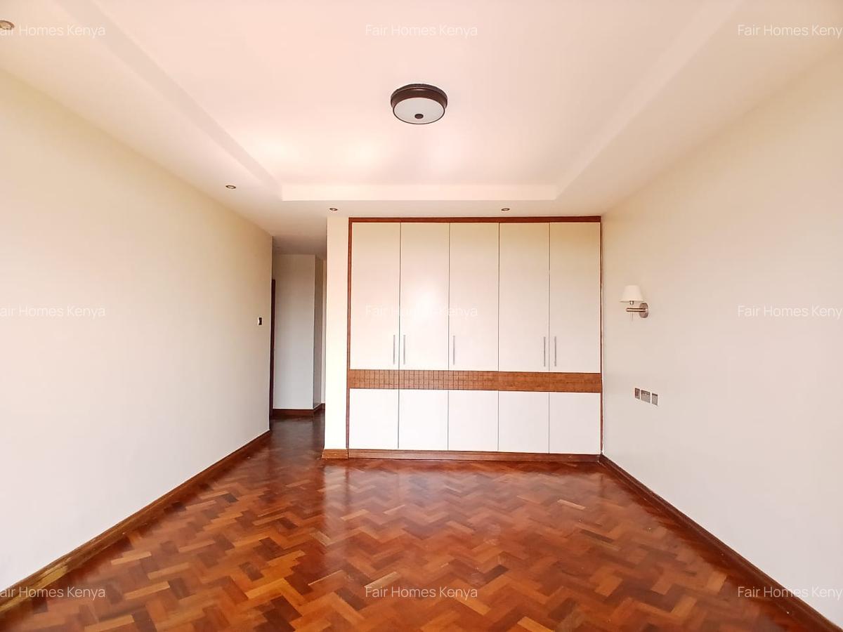 3 Bed Apartment with En Suite at Riverside Drive - 3
