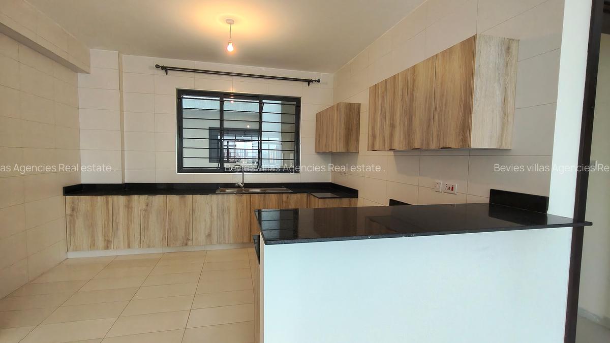 3 Bed Apartment with En Suite at Parklands - 2