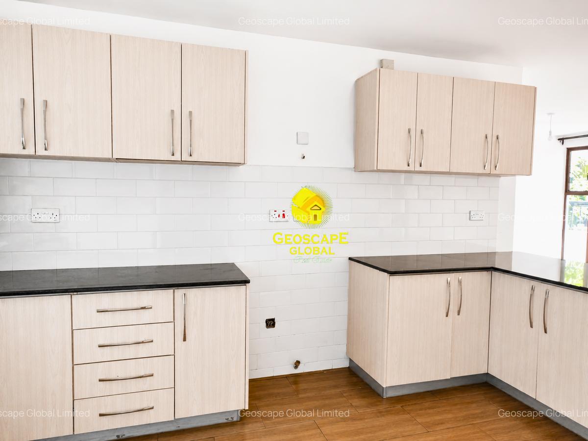 2 Bed Apartment with En Suite in Riverside - 4