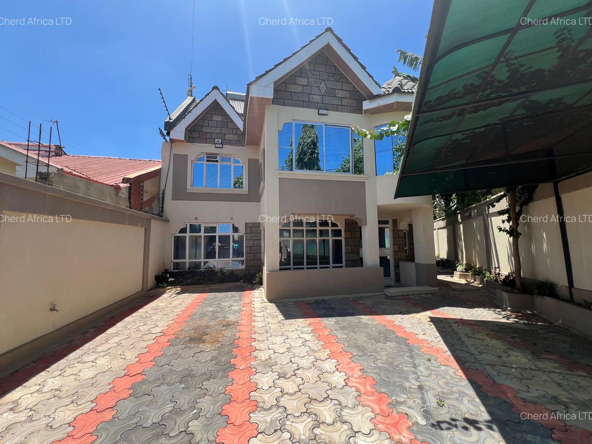 4 Bed House with En Suite at Membley - 1