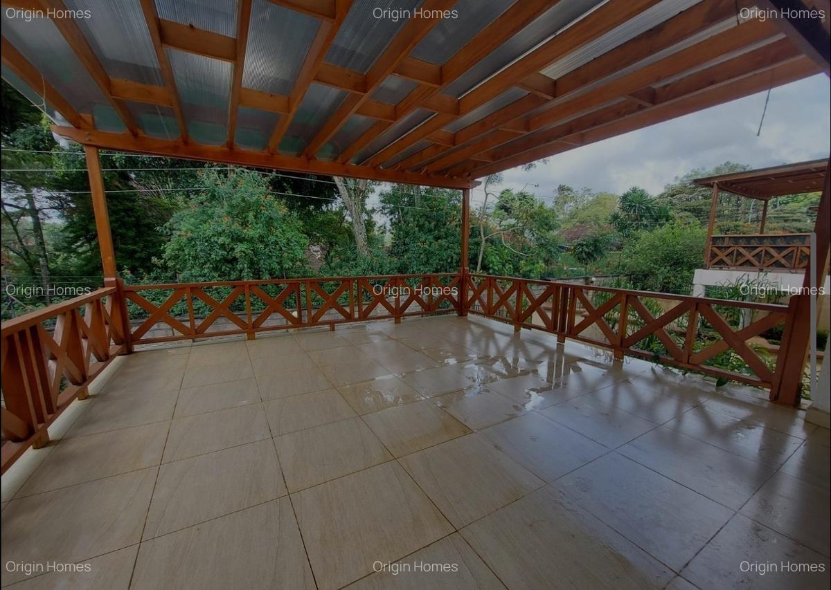 4 Bed Townhouse with En Suite at Lavington - 8