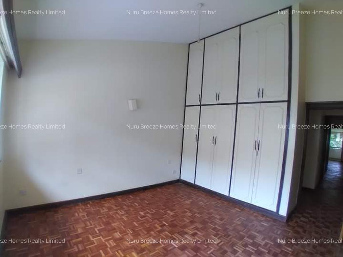 4 Bed Townhouse with En Suite in Westlands Area - 11