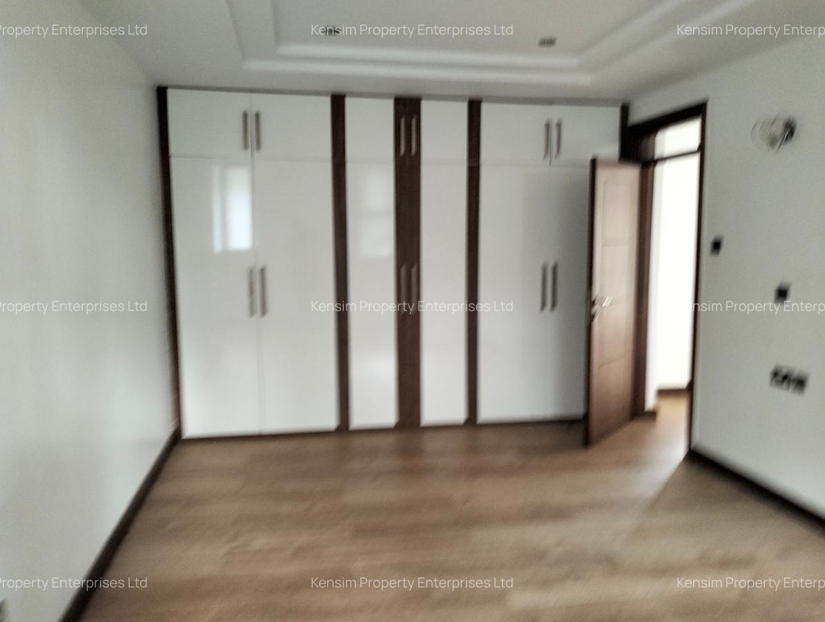 5 Bed Townhouse with En Suite in Lavington - 8